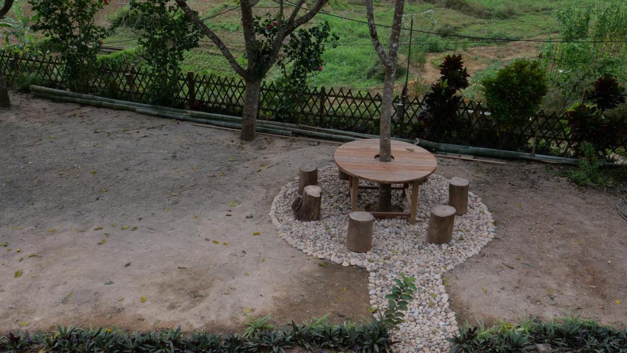 Nha Tan - Mai Chau Homestay And Tours Екстер'єр фото