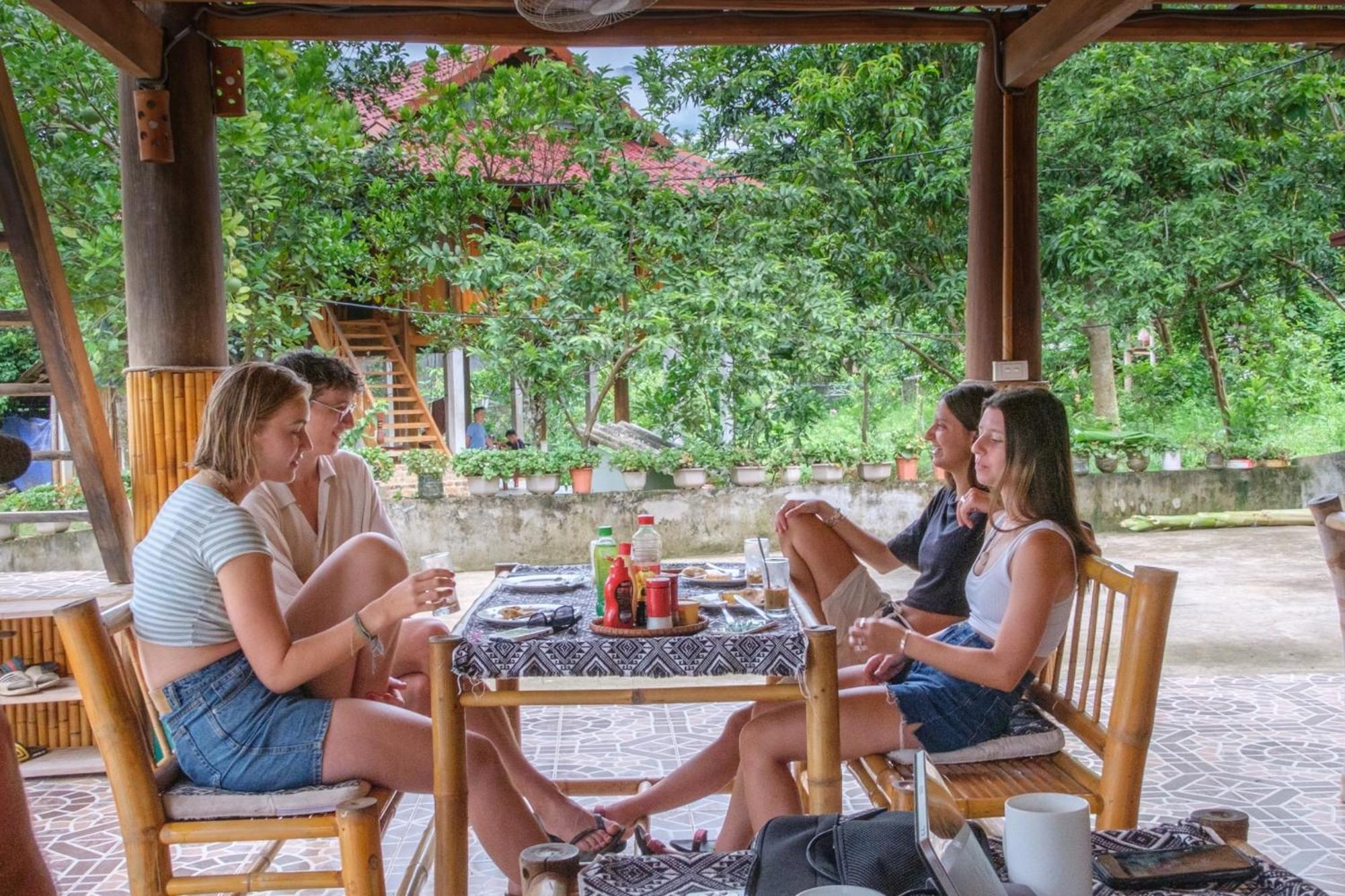 Nha Tan - Mai Chau Homestay And Tours Екстер'єр фото