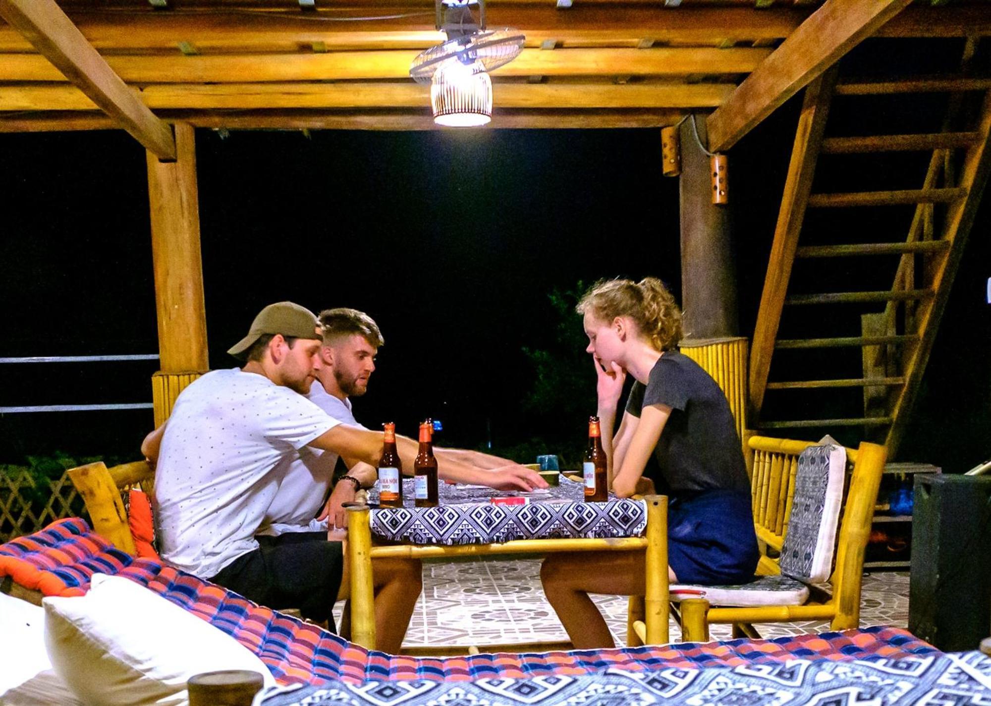 Nha Tan - Mai Chau Homestay And Tours Екстер'єр фото