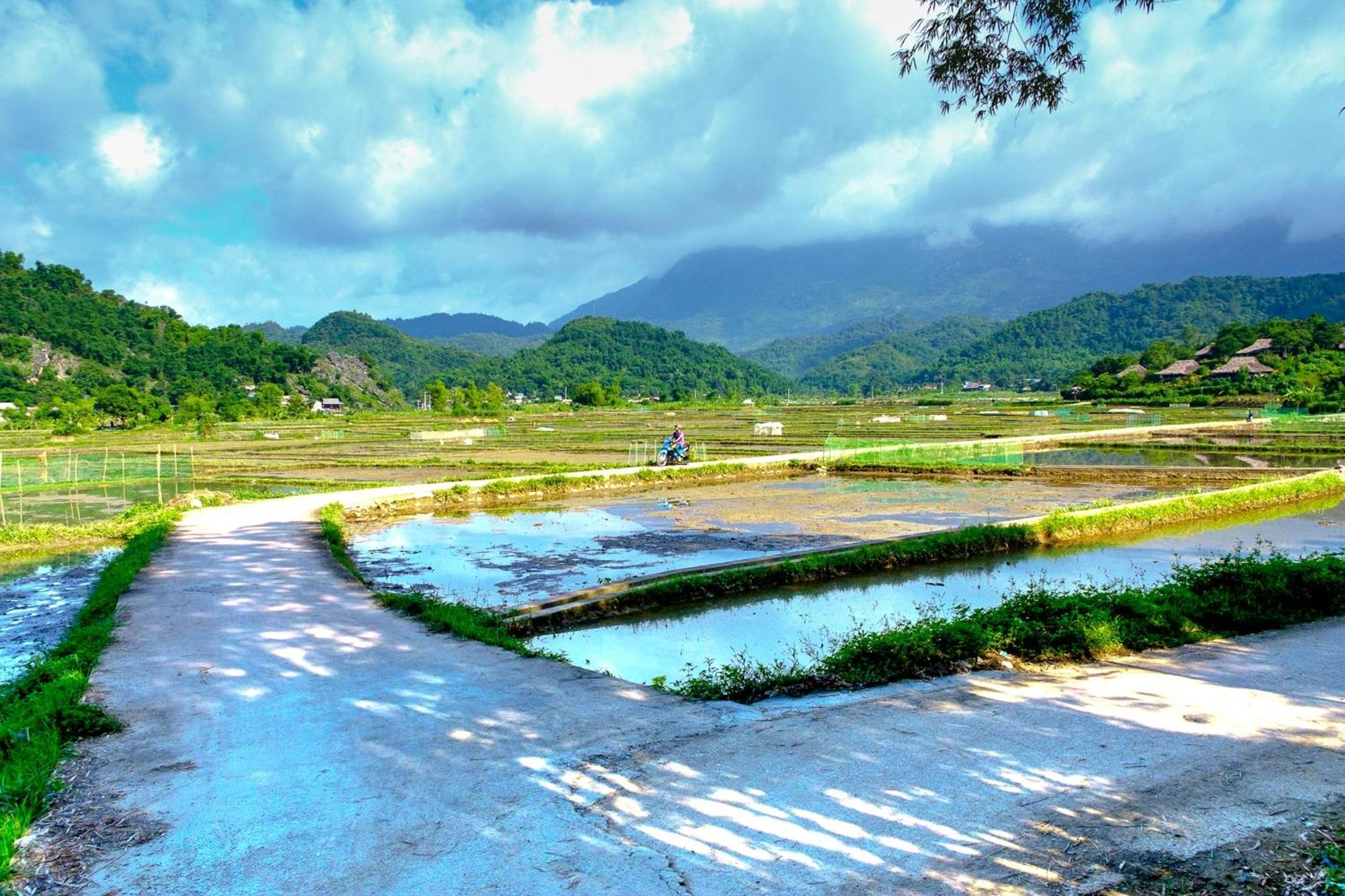 Nha Tan - Mai Chau Homestay And Tours Екстер'єр фото