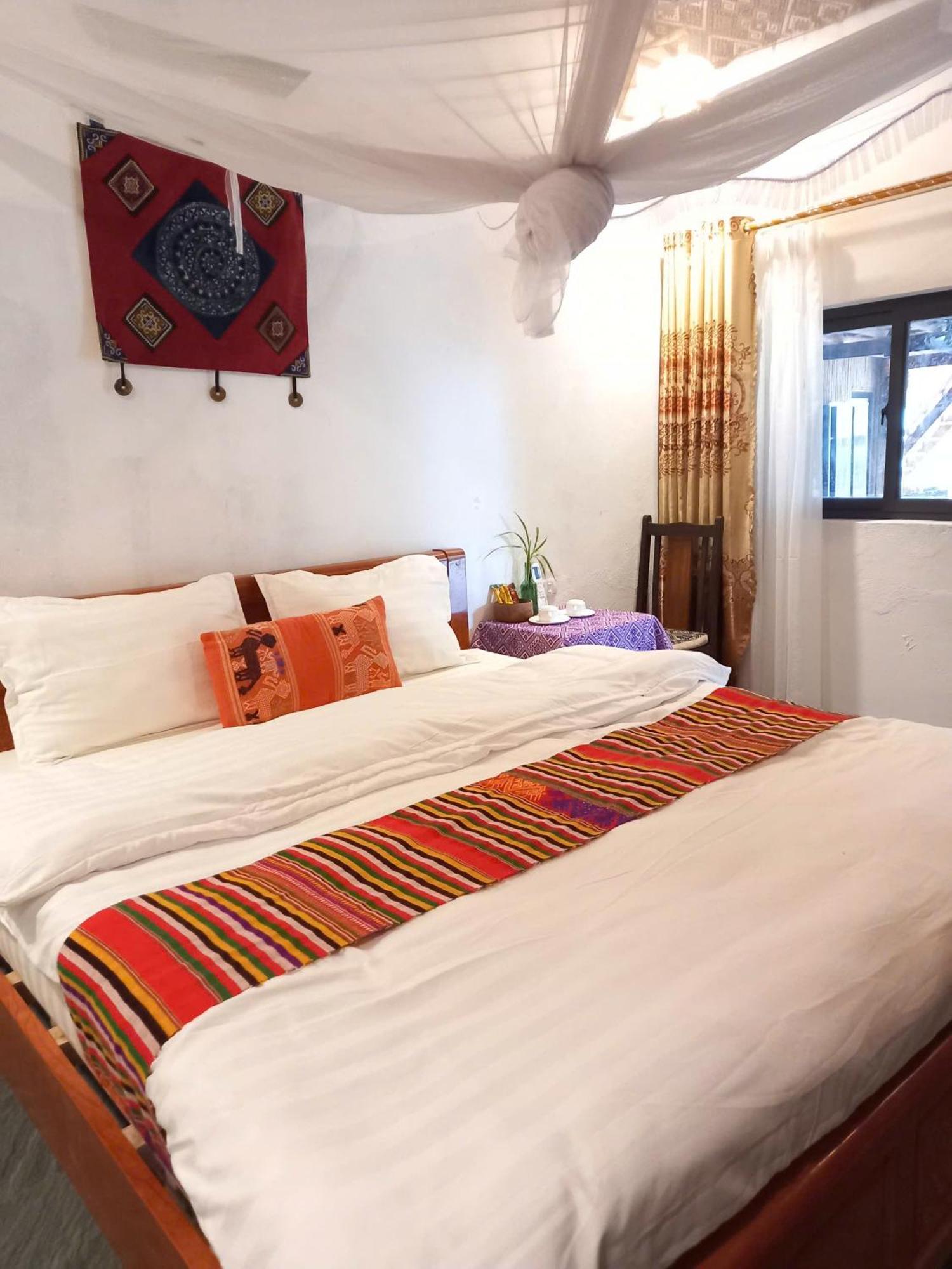 Nha Tan - Mai Chau Homestay And Tours Екстер'єр фото