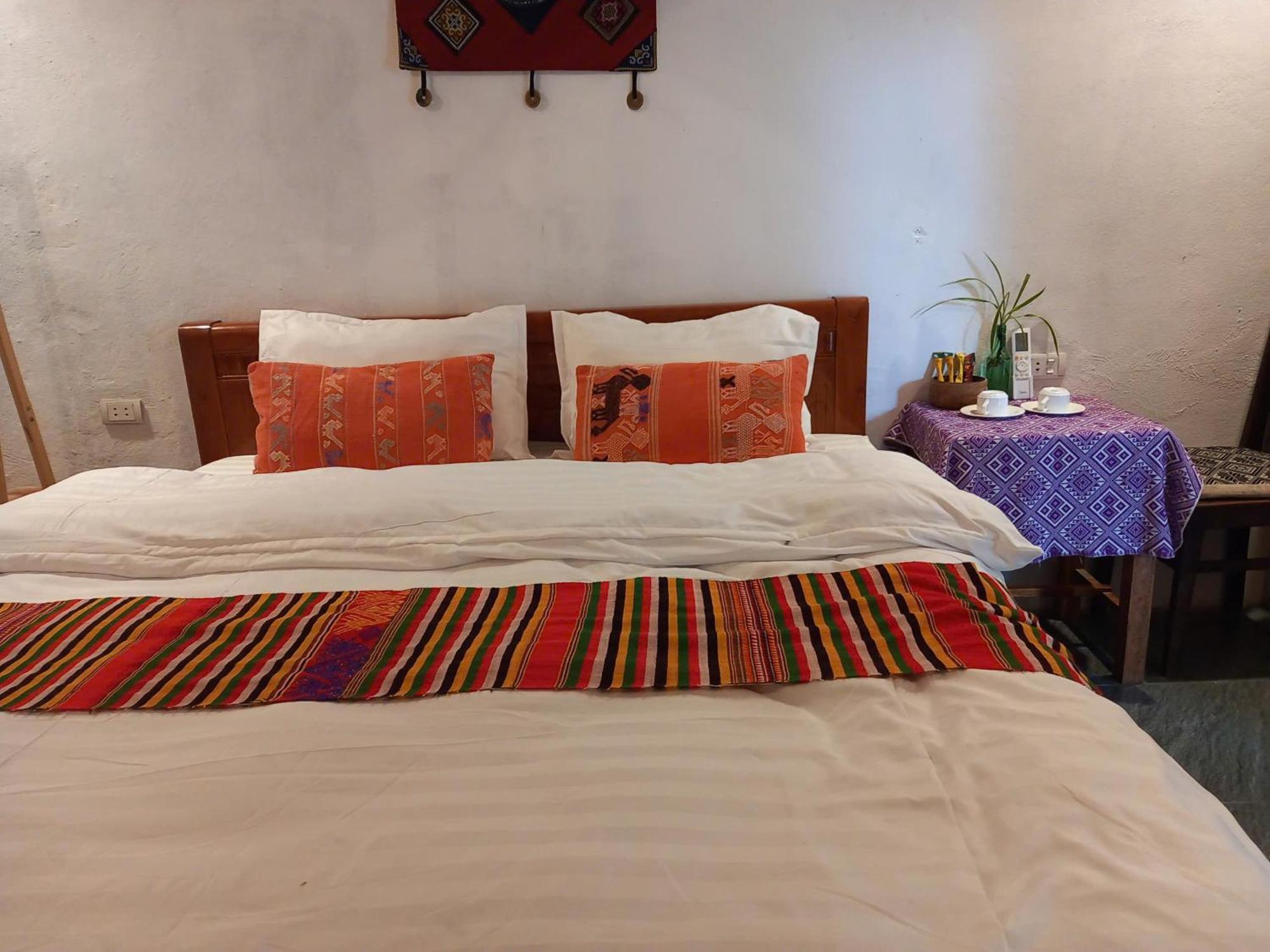 Nha Tan - Mai Chau Homestay And Tours Екстер'єр фото