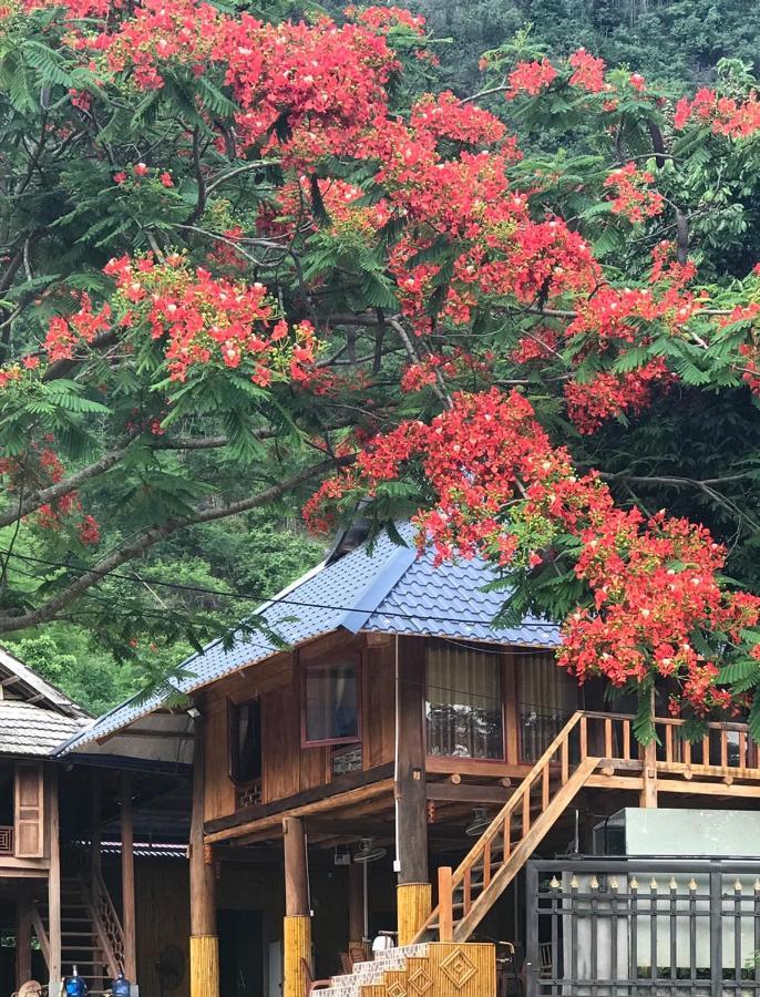Nha Tan - Mai Chau Homestay And Tours Екстер'єр фото